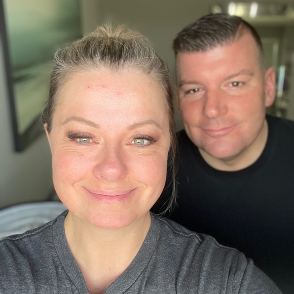 Meet your Posher, Platinum beauty - Picture 2 of 4